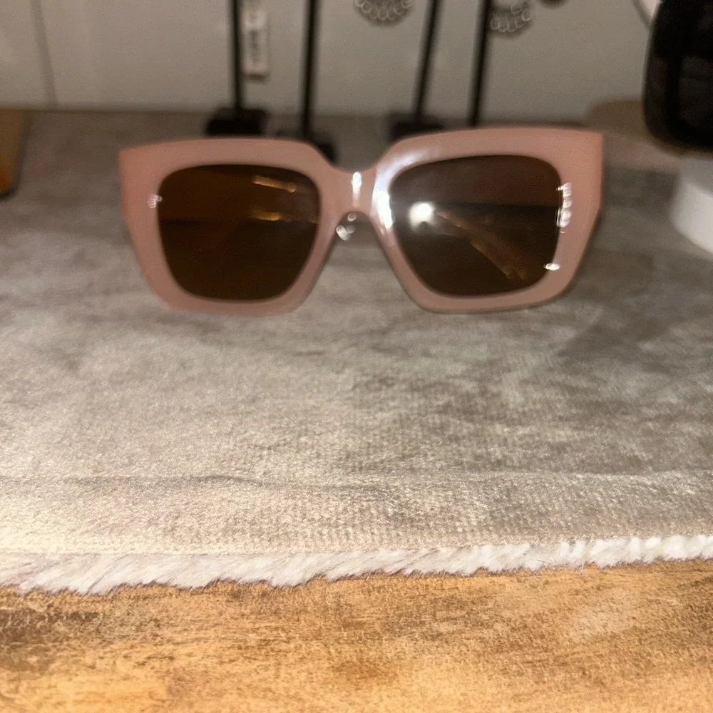 Women’s Blush Sunglasses‎